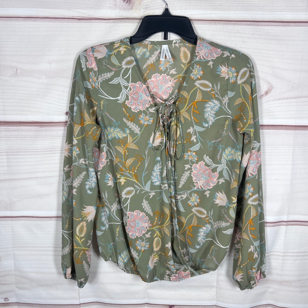 Live 4 Truth Blouse Womens XS Green Floral Lace Up V-Neck Long Sleeve Top Boho